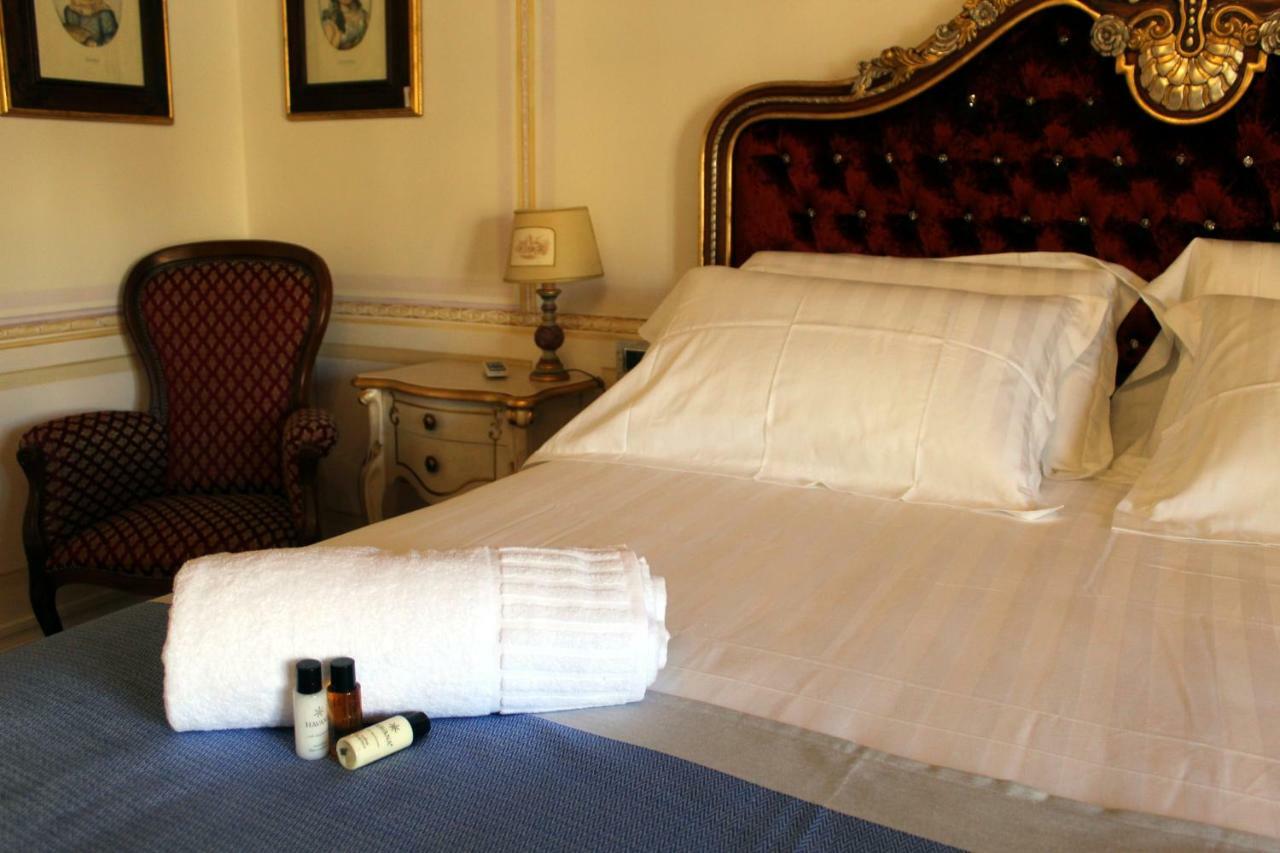 Les Suite Royales サッサリ エクステリア 写真