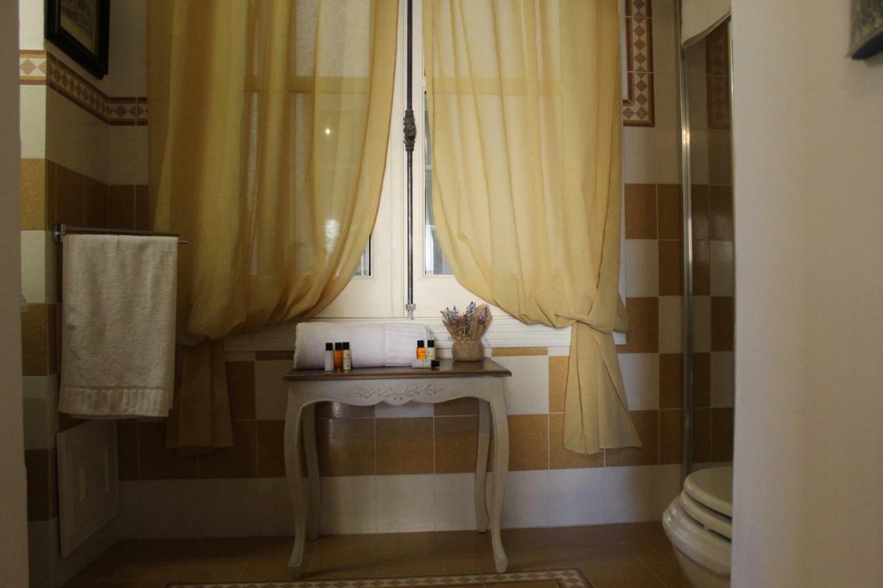 Les Suite Royales サッサリ エクステリア 写真
