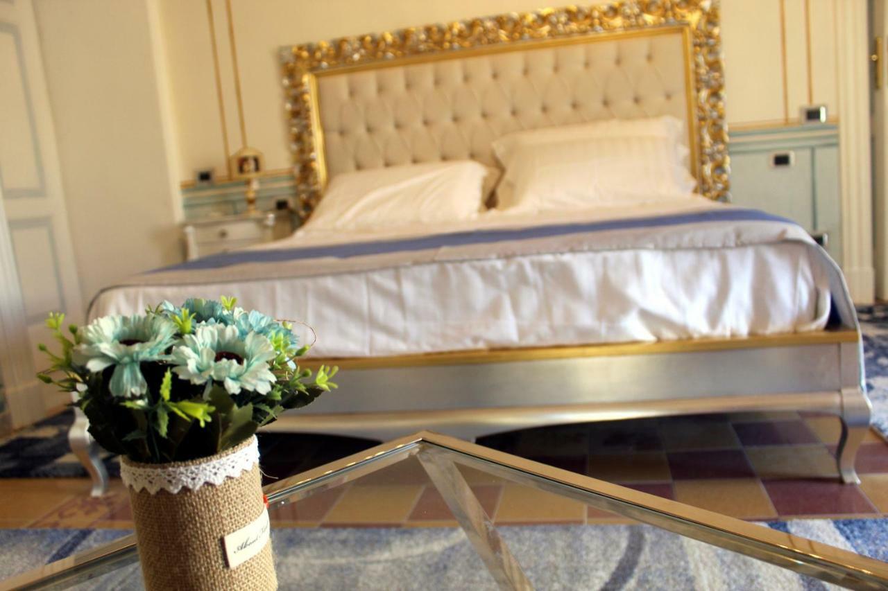 Les Suite Royales サッサリ エクステリア 写真