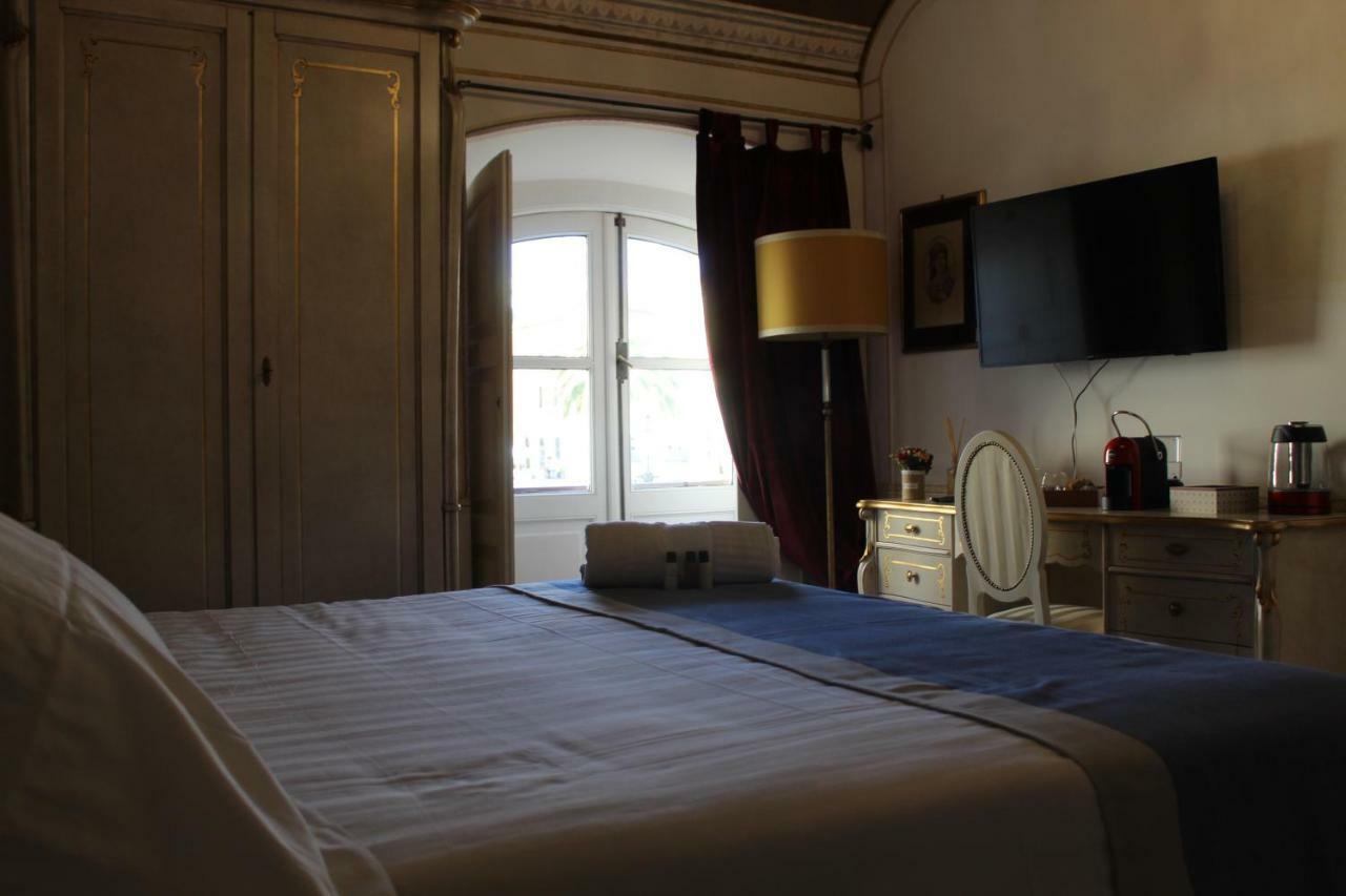Les Suite Royales サッサリ エクステリア 写真